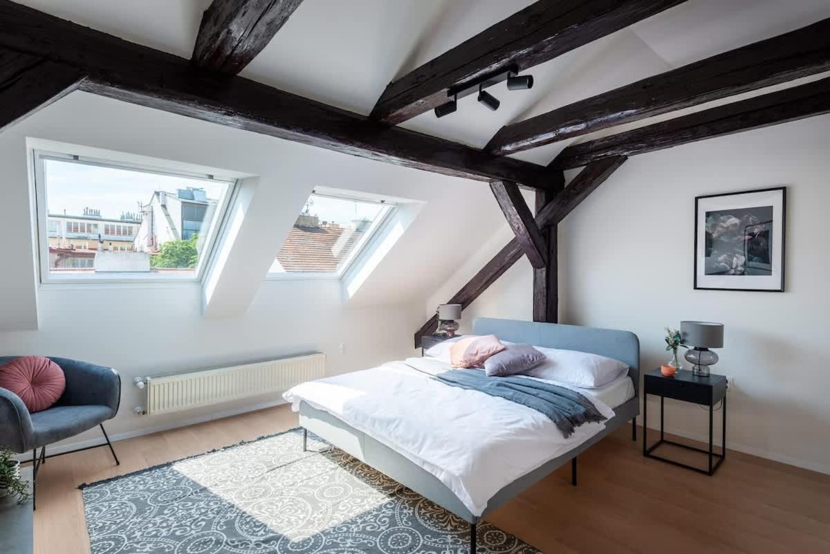 Zen & Stylish Attic Appartamento Praga
