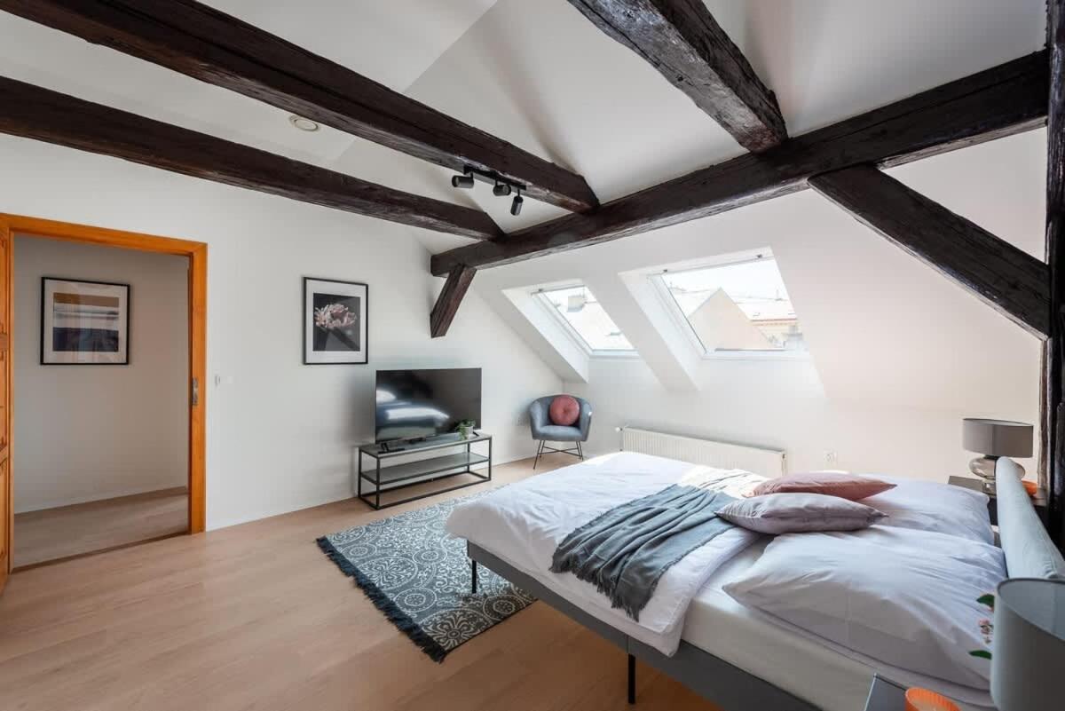 Zen & Stylish Attic Praga